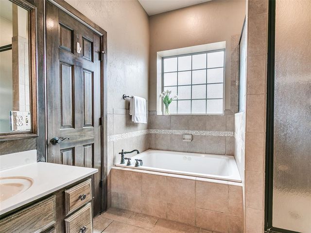 245 E Mobile Terrace, Mustang, OK 73064