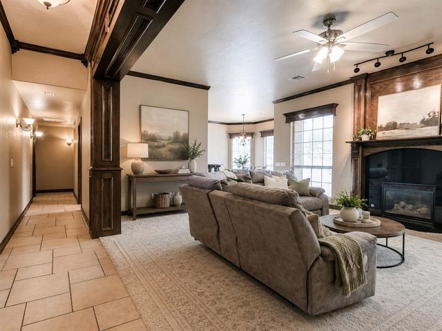 245 E Mobile Terrace, Mustang, OK 73064