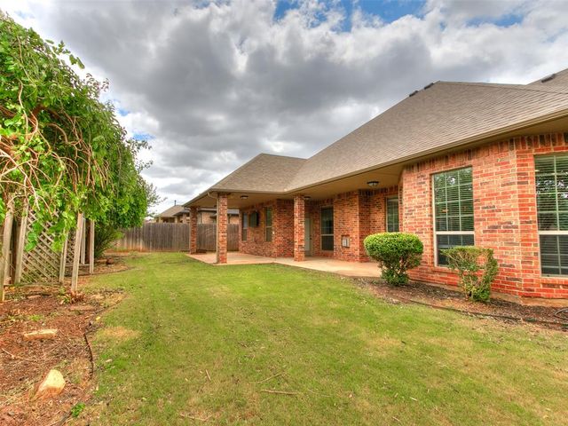 245 E Mobile Terrace, Mustang, OK 73064