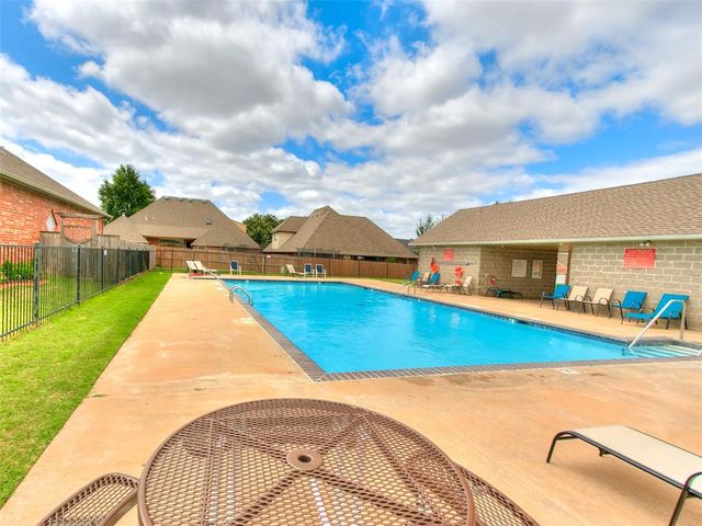 245 E Mobile Terrace, Mustang, OK 73064