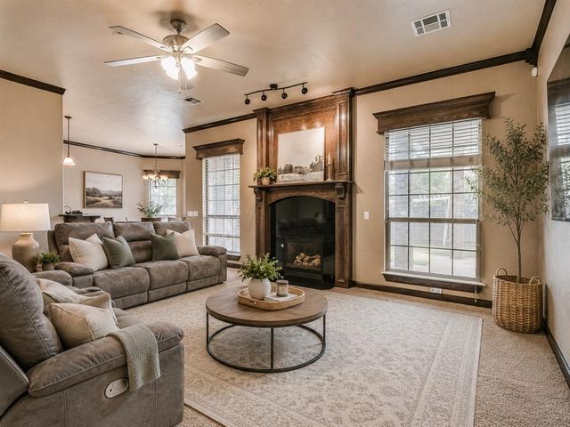245 E Mobile Terrace, Mustang, OK 73064