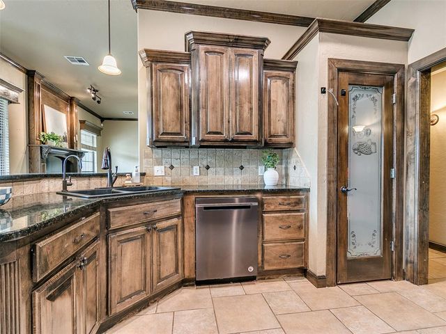 245 E Mobile Terrace, Mustang, OK 73064