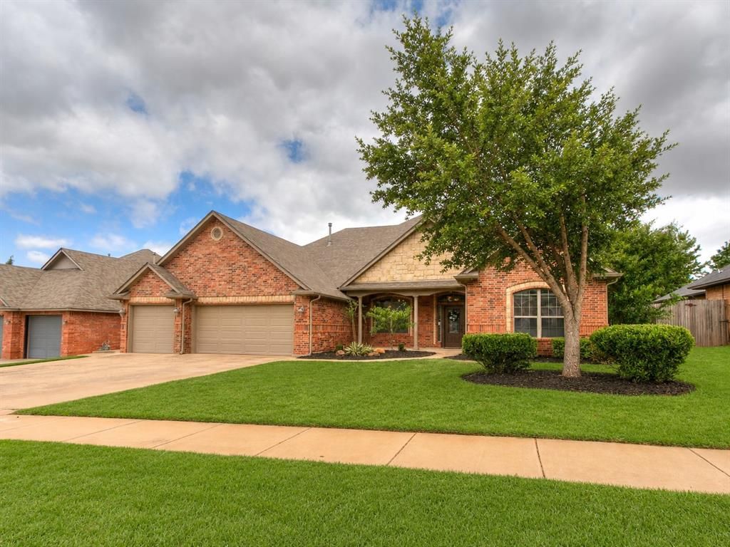 245 E Mobile Terrace, Mustang, OK 73064