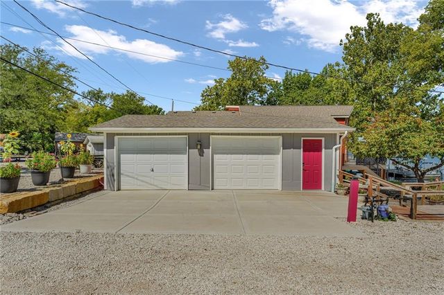 15339 Lake Road 2 Street, Gardner, KS 66030