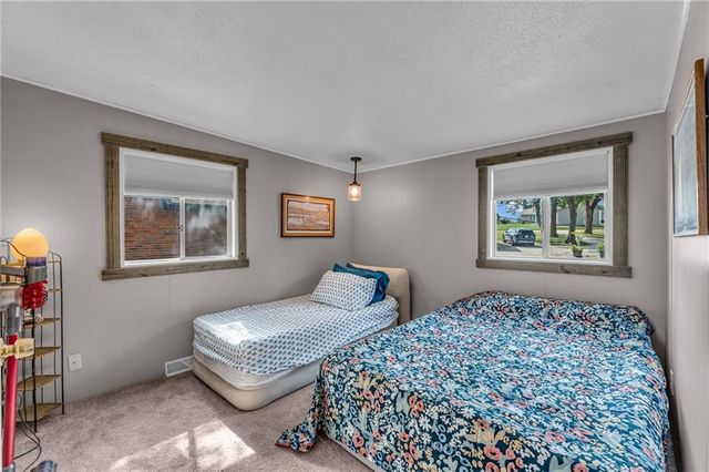 15339 Lake Road 2 Street, Gardner, KS 66030