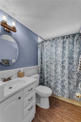 15339 Lake Road 2 Street, Gardner, KS 66030