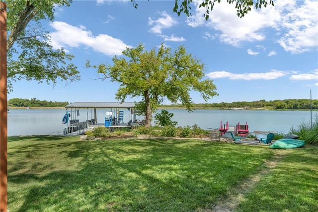 15339 Lake Road 2 Street, Gardner, KS 66030