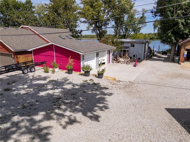 15339 Lake Road 2 Street, Gardner, KS 66030