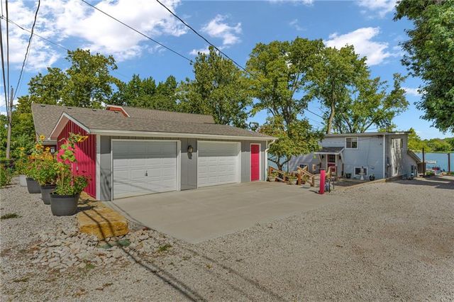 15339 Lake Road 2 Street, Gardner, KS 66030