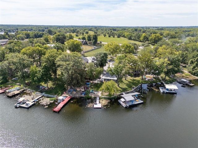 15339 Lake Road 2 Street, Gardner, KS 66030