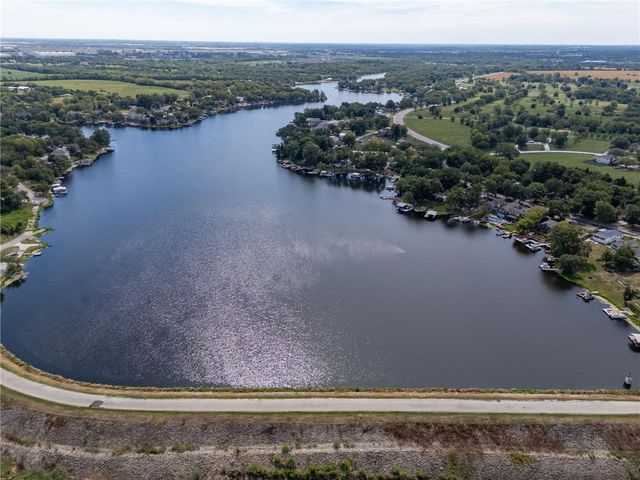 15339 Lake Road 2 Street, Gardner, KS 66030