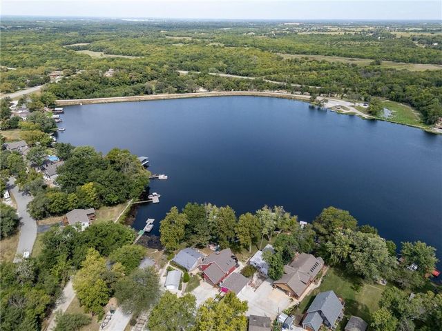 15339 Lake Road 2 Street, Gardner, KS 66030