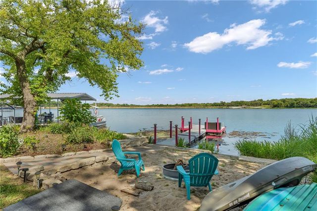 15339 Lake Road 2 Street, Gardner, KS 66030