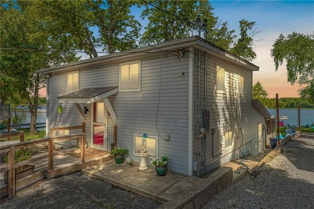 15339 Lake Road 2 Street, Gardner, KS 66030