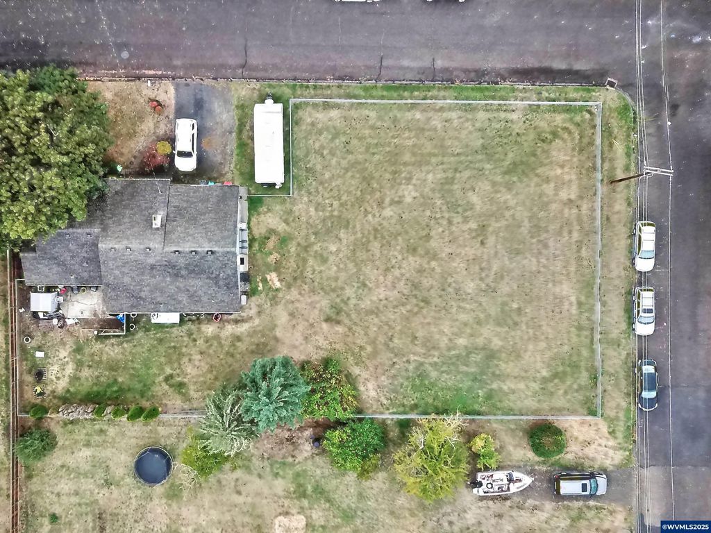 Image 15 of property listing at 724 SW Edmunston St, Mcminnville, OR 97128