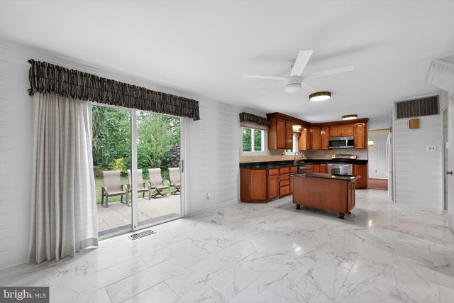1 BUCKNELL DR, Cherry Hill, NJ 08034
