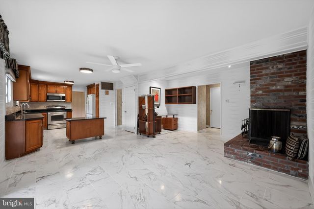 1 BUCKNELL DR, Cherry Hill, NJ 08034