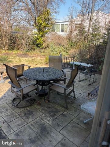 1 BUCKNELL DR, Cherry Hill, NJ 08034