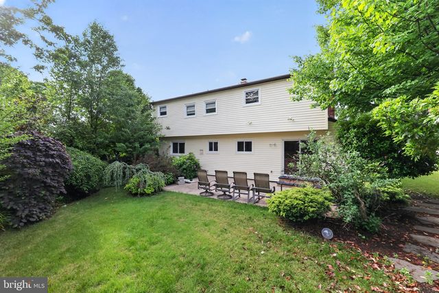 1 BUCKNELL DR, Cherry Hill, NJ 08034