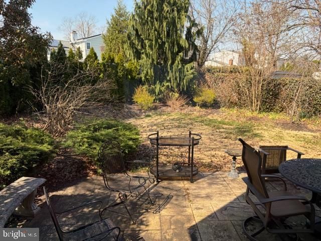 1 BUCKNELL DR, Cherry Hill, NJ 08034