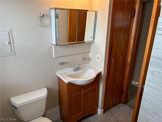 5116 Erwin Street, Maple Heights, OH 44137