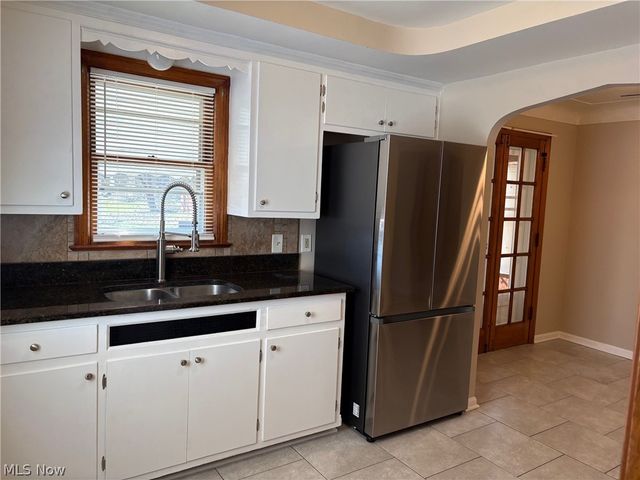 5116 Erwin Street, Maple Heights, OH 44137