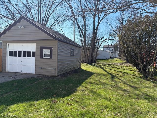 5116 Erwin Street, Maple Heights, OH 44137