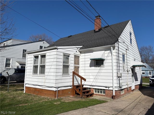 5116 Erwin Street, Maple Heights, OH 44137