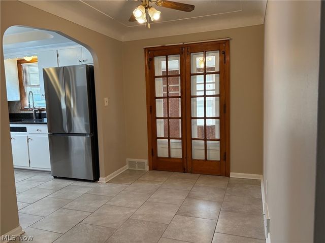 5116 Erwin Street, Maple Heights, OH 44137