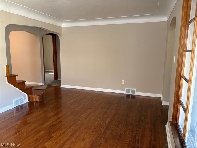 5116 Erwin Street, Maple Heights, OH 44137