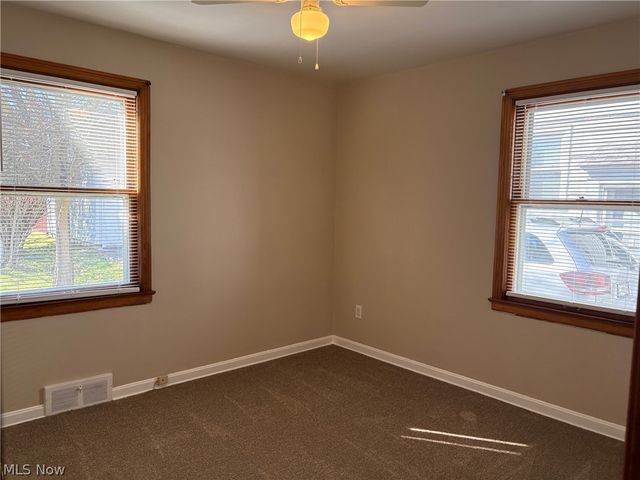 5116 Erwin Street, Maple Heights, OH 44137