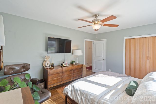 3318 Campbell Drive, Charlotte, NC 28205