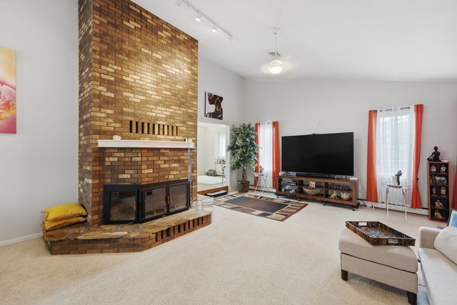 3707 77th Street Court, Moline, IL 61265
