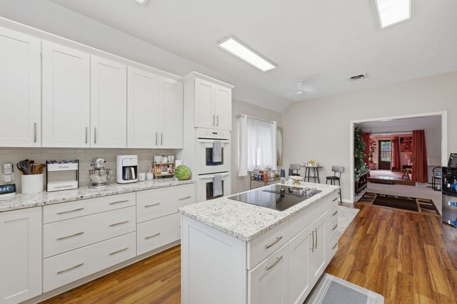 3707 77th Street Court, Moline, IL 61265