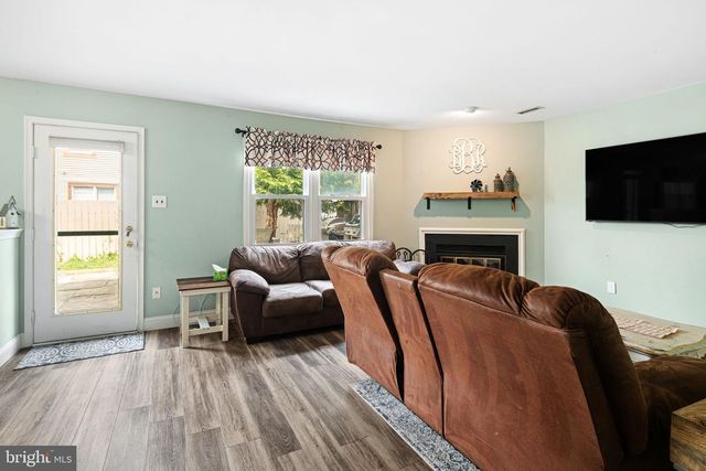 1374 BEECHDROP CT, Yardley, PA 19067