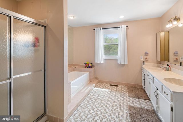 1374 BEECHDROP CT, Yardley, PA 19067