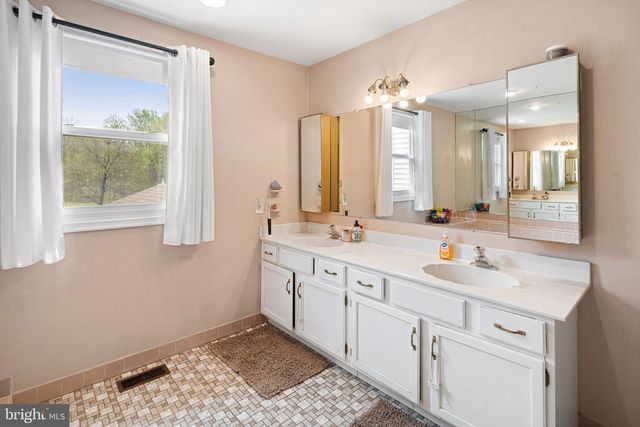 1374 BEECHDROP CT, Yardley, PA 19067