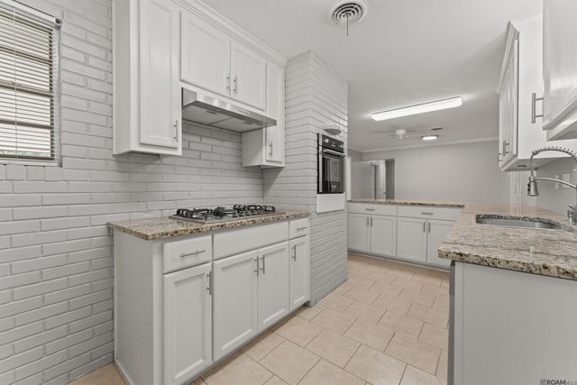 927 Robbie St, Denham Springs, LA 70726