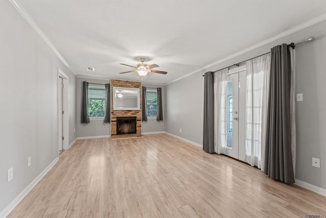 927 Robbie St, Denham Springs, LA 70726