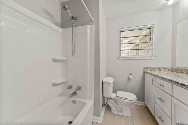 927 Robbie St, Denham Springs, LA 70726