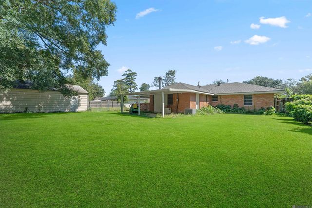 927 Robbie St, Denham Springs, LA 70726