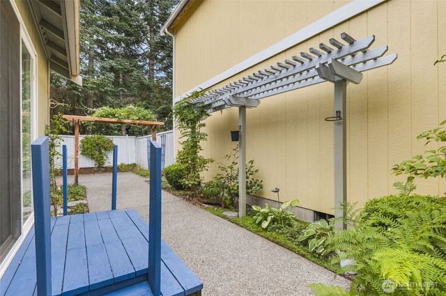 8040 Andover Lane SE, Tumwater, WA 98501