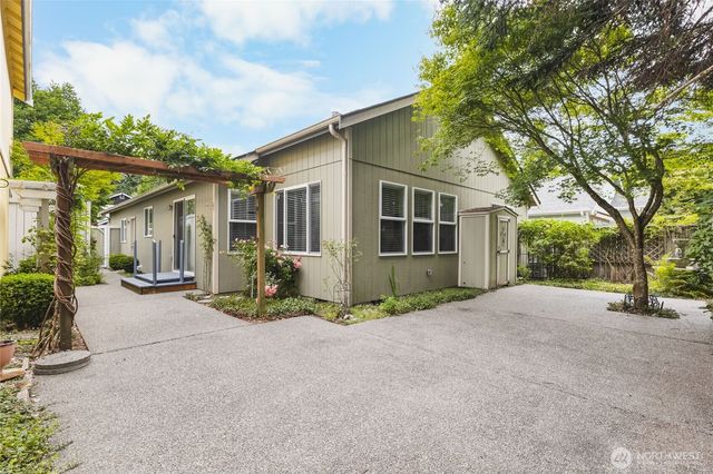 8040 Andover Lane SE, Tumwater, WA 98501