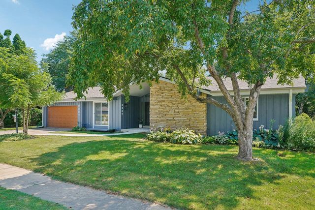 8887 Garden LANE, Greendale, WI 53129