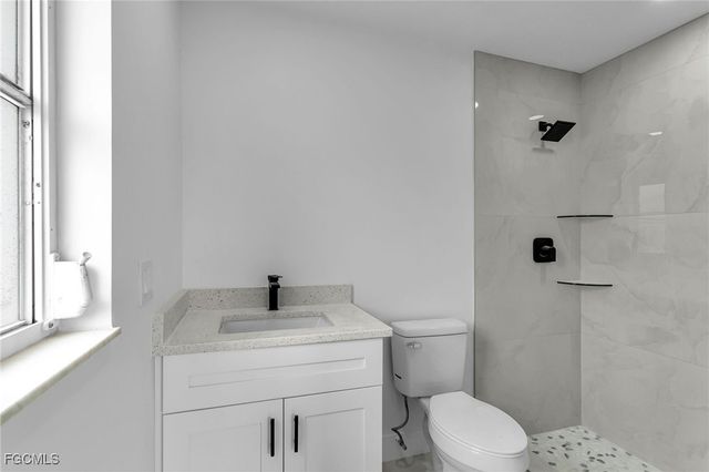 1324 SE 22nd TER, Cape Coral, FL 33990