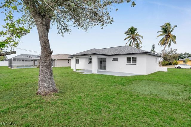 1324 SE 22nd TER, Cape Coral, FL 33990