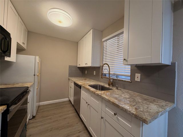 9201 Clarewood Drive 58, Houston, TX 77036