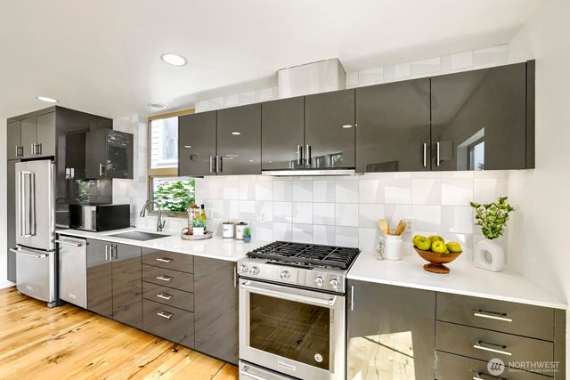 3812 Whitman Avenue N, Seattle, WA 98103