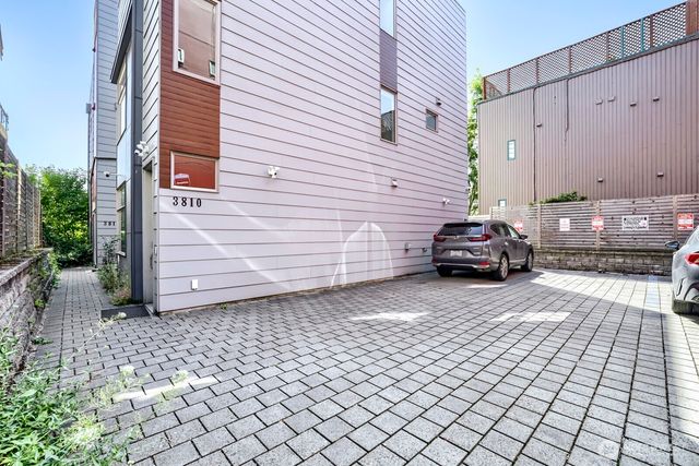 3812 Whitman Avenue N, Seattle, WA 98103