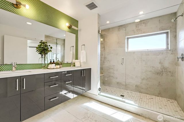 3812 Whitman Avenue N, Seattle, WA 98103